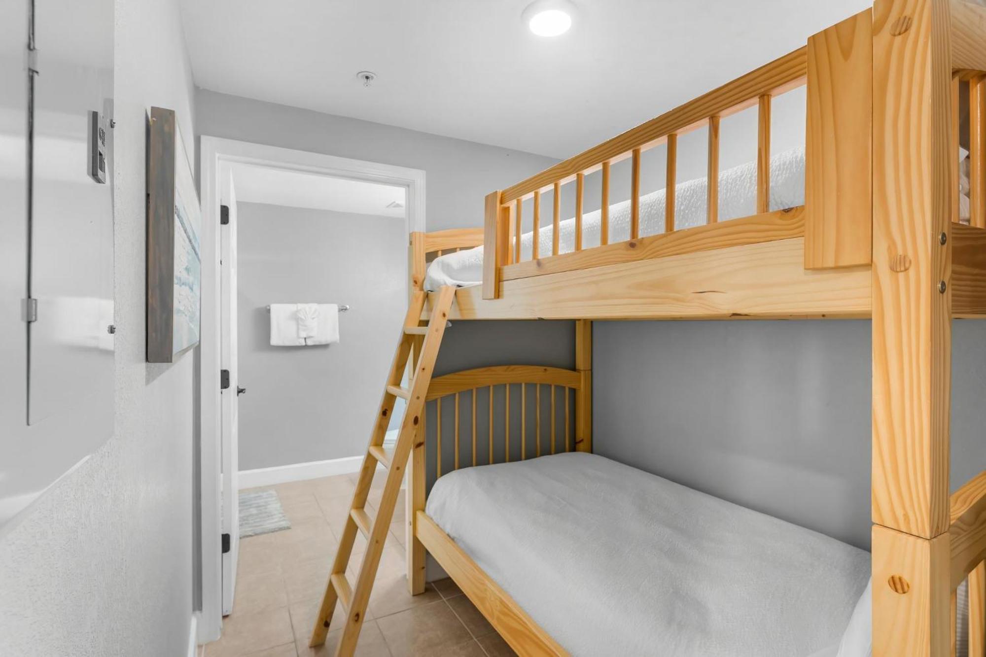 Tidewater Beach Resort By Panhandle Getaways Panama City Beach Room photo